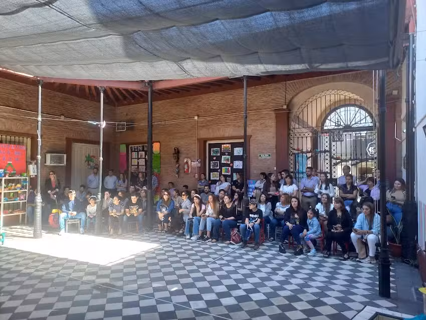 Instituto Privado Kinder World School Ipp52