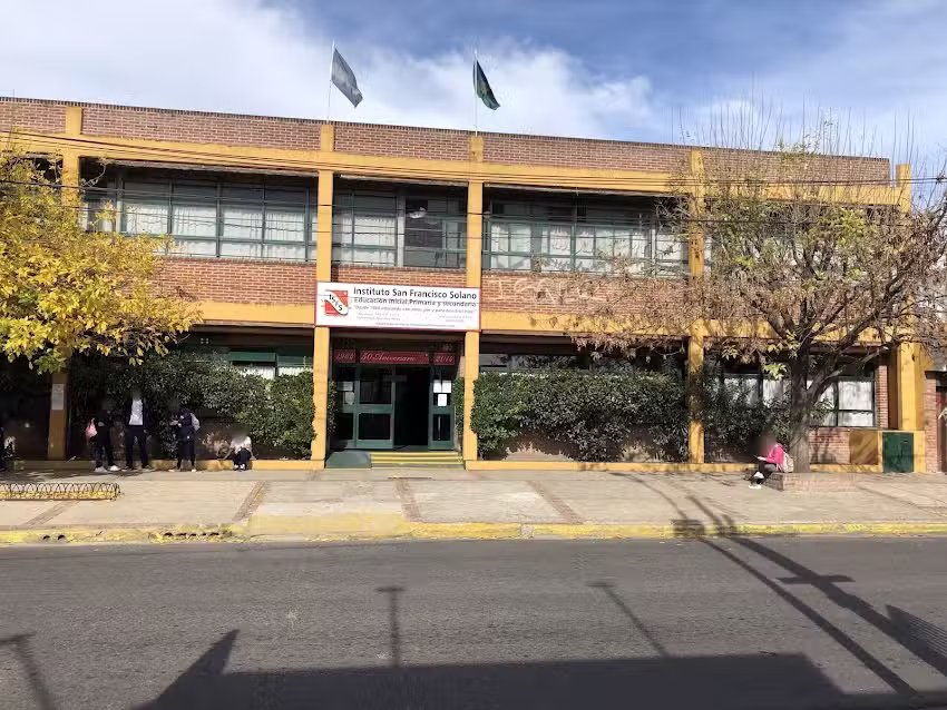 Instituto San Francisco Solano Niveles Inicial Primaria y Secundaria