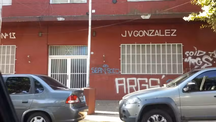 J V Gonzalez Escuela No 13