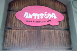 Jardín Antisopa y Escuela Loris de inspiración Reggio Emilia