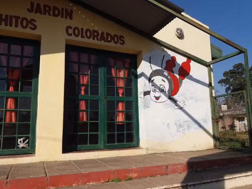 Jardin de Infantes Bichitos de Colores