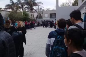 Secundaria N 5 Lobos