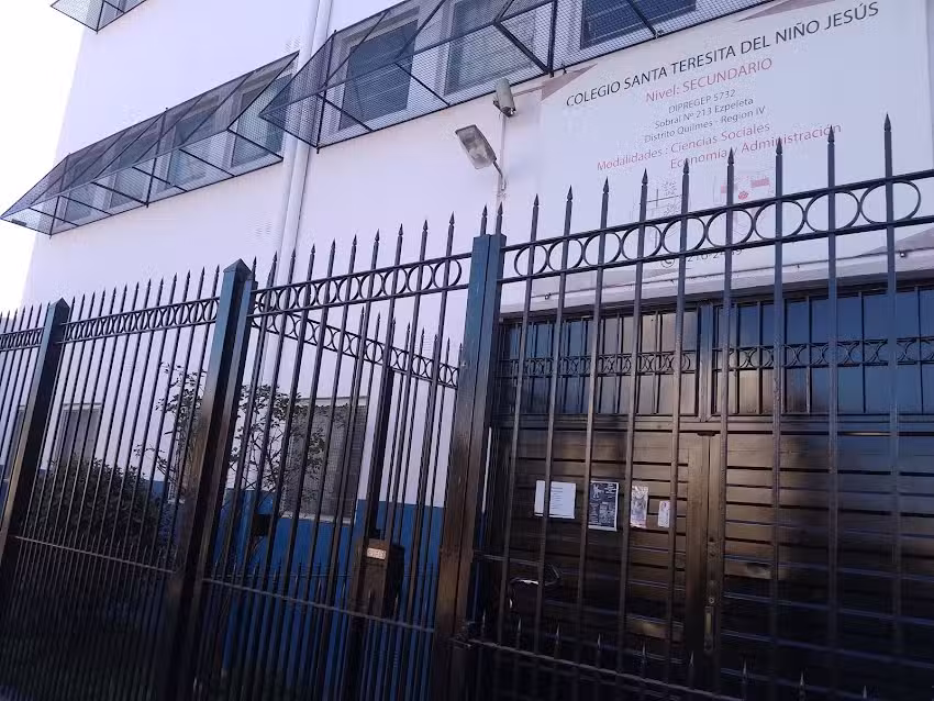 Secundario Santa Teresita del Niño Jesús